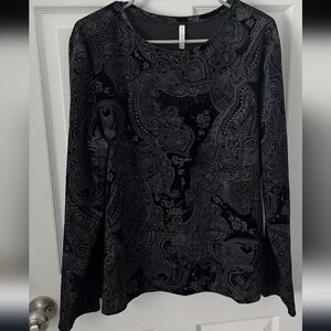 NWOT White Stag Black Sparkling Long Sleeve Top And Earrings